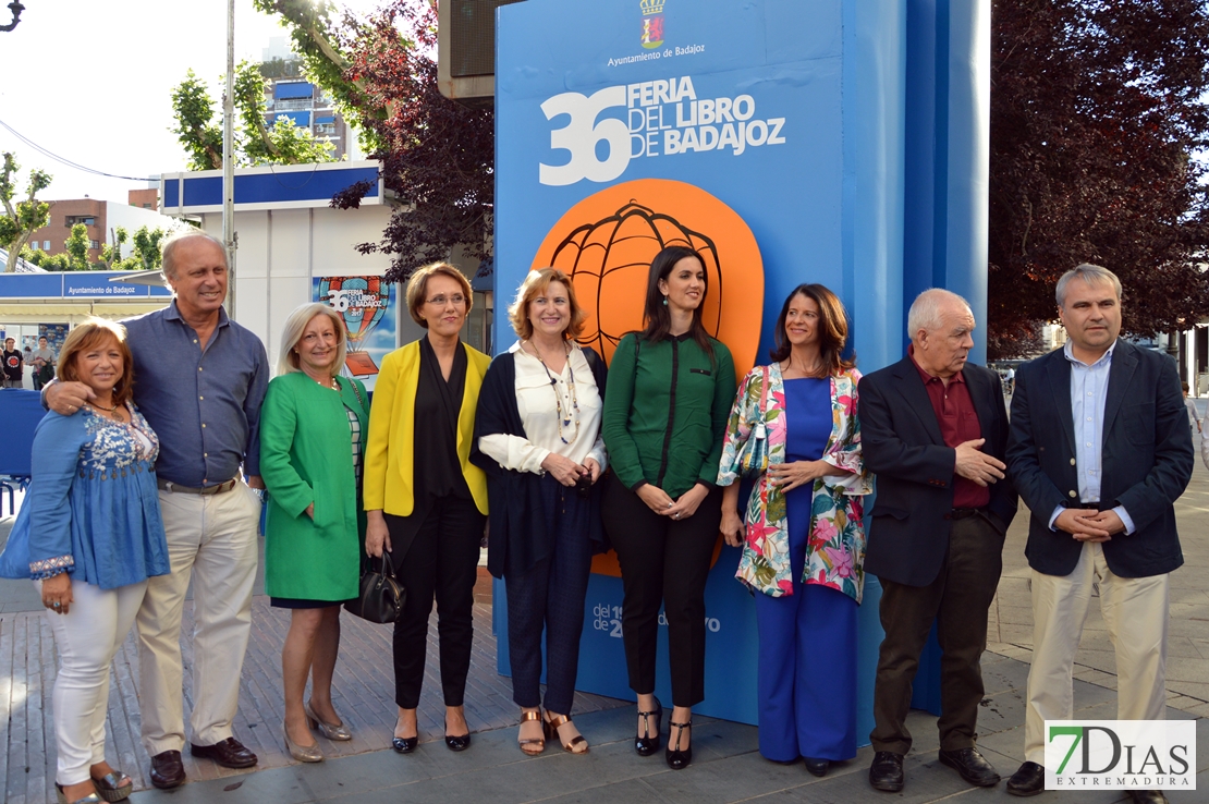 Imágenes de la inauguración de la 36ª Feria del Libro de Badajoz