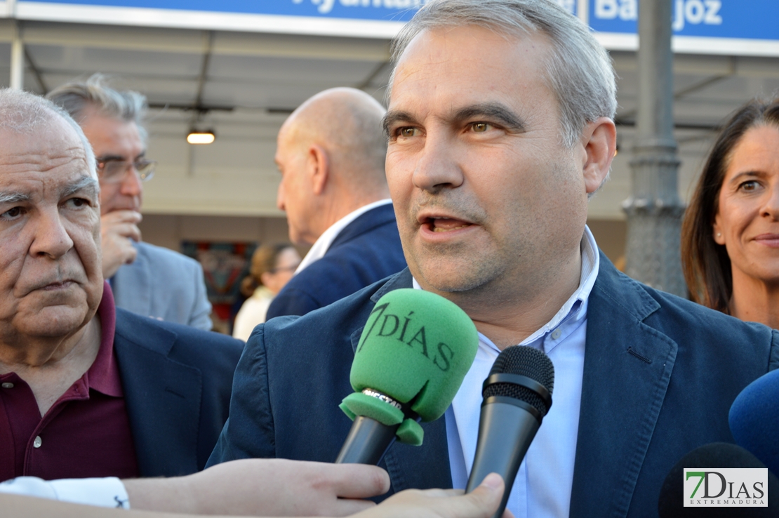 Imágenes de la inauguración de la 36ª Feria del Libro de Badajoz