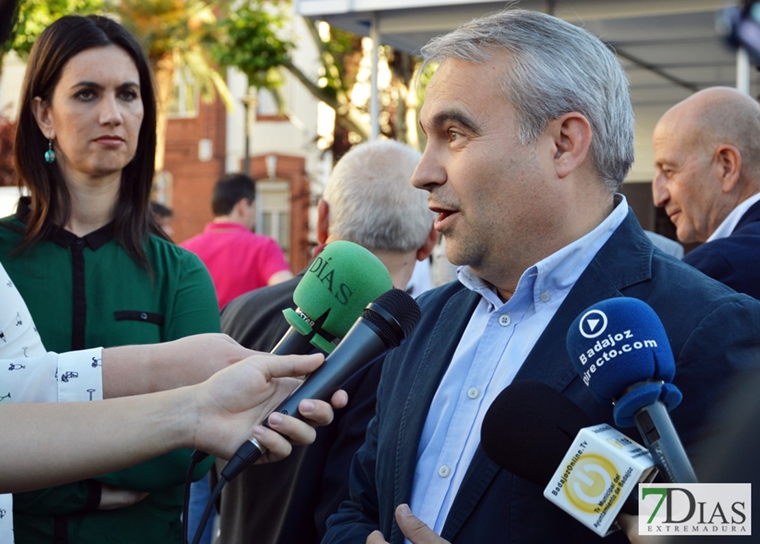 Imágenes de la inauguración de la 36ª Feria del Libro de Badajoz