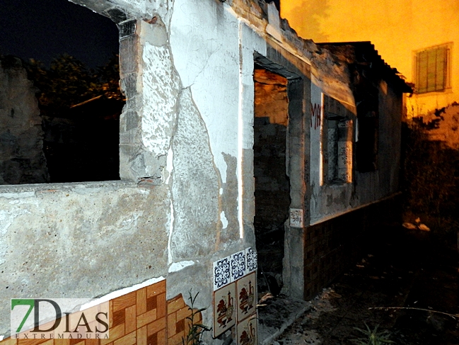 Un incendio calcina una vivienda en Badajoz