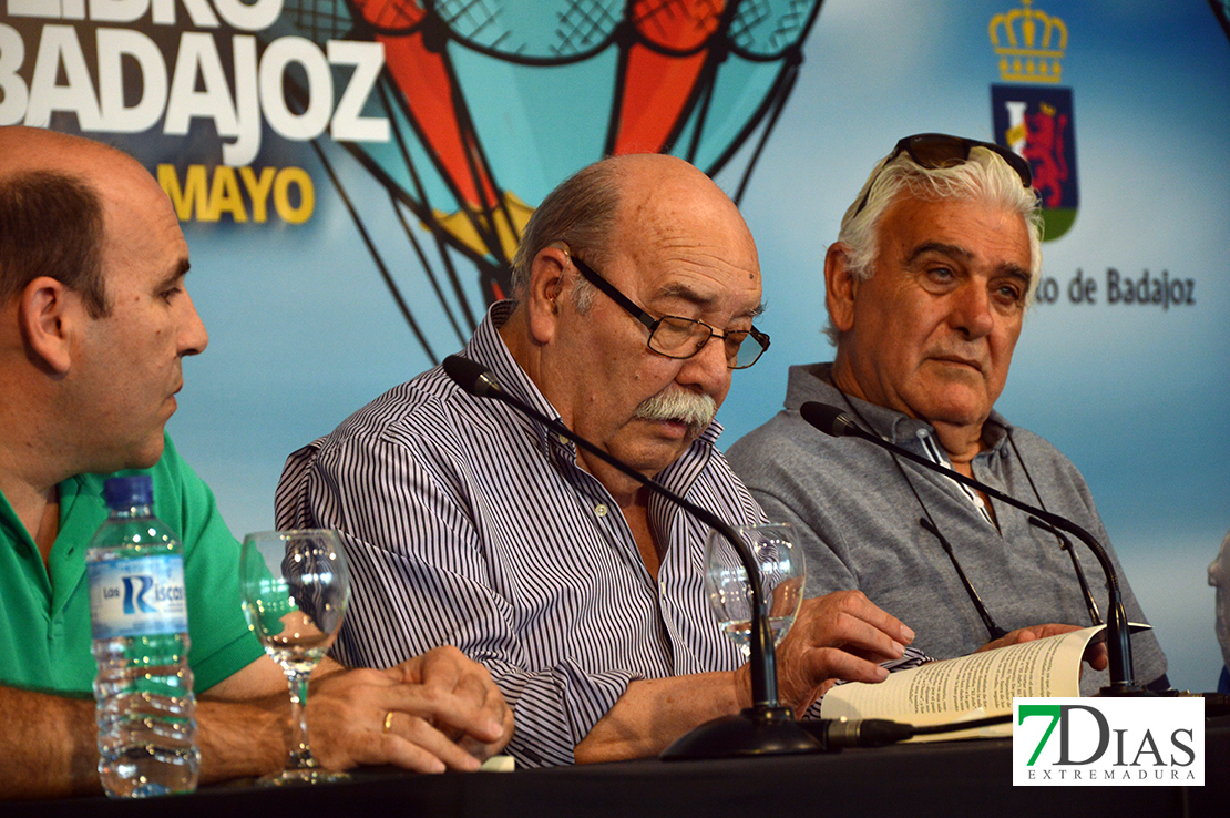 Presencia extremeña en la Feria del Libro de Badajoz