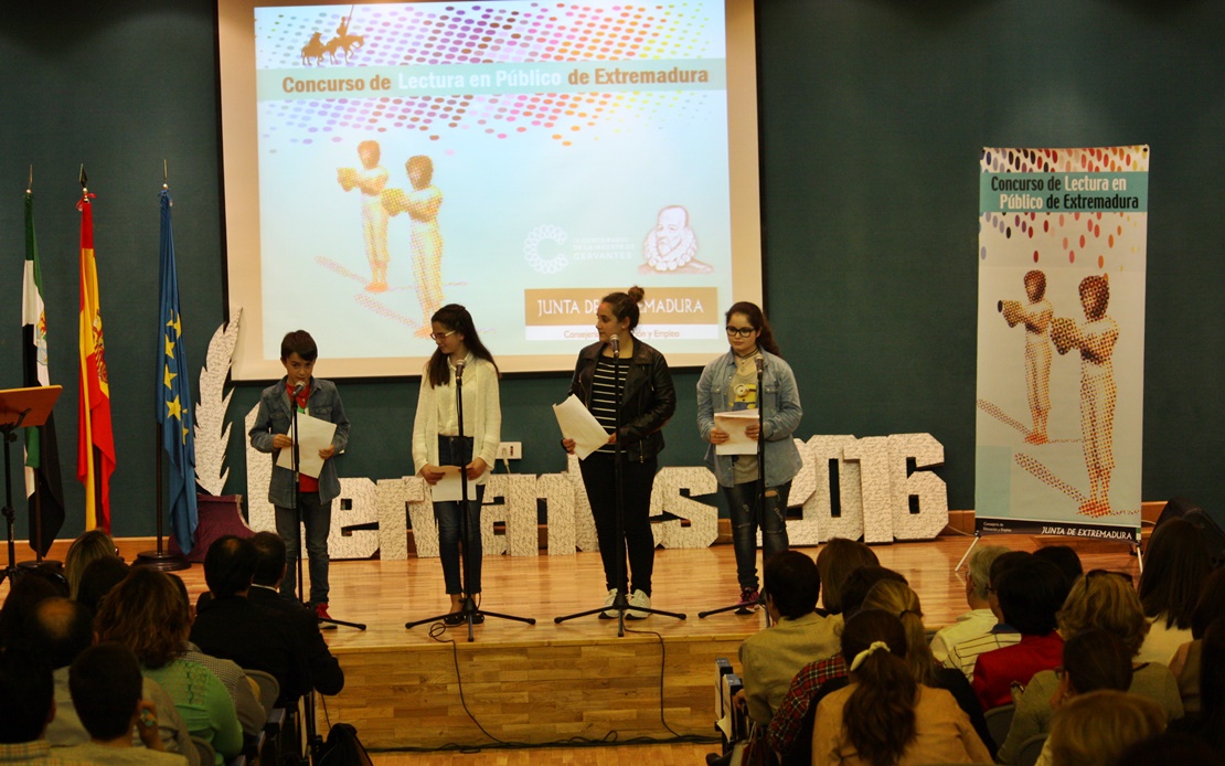 Textos de Gloria Fuertes y Miguel Hernández en la final del concurso de lectura en público