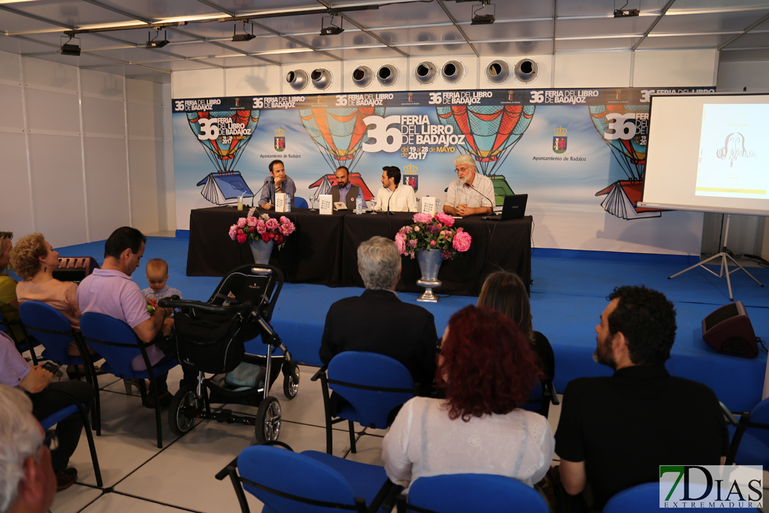 Imágenes de la presentación de la antología &quot; Piedra de toque&quot; y la colección &quot;El pirata&quot;