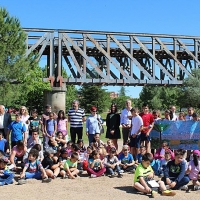 El colegio Pablo Neruda adopta el Puente de Hierro de Mérida