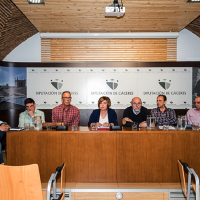 Unanimidad en la firma el Pacto Social y Laboral de la Diputación cacereña