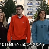 Alumnos de Enfermería de la UEx te invitan a ‘mover el esqueleto’