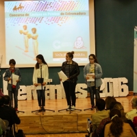 Textos de Gloria Fuertes y Miguel Hernández en la final del concurso de lectura en público