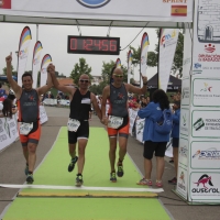 Fernández y Bustamante ganan el Triatlón Puerta Palmas de Badajoz