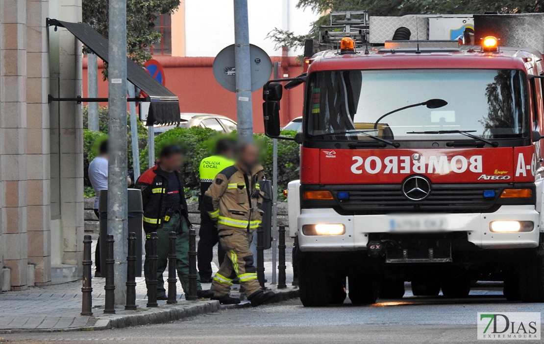 Pequeño incendio en el garaje de un edificio de Badajoz