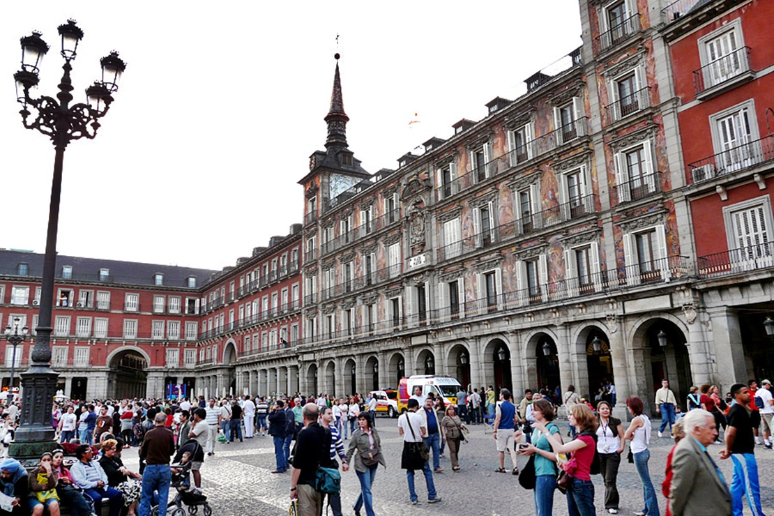 España cierra el primer cuatrimestre con récord de turistas