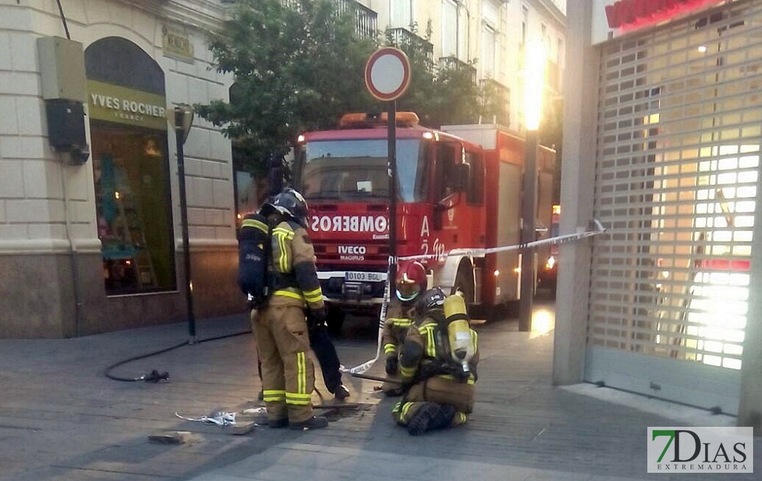 Pequeña explosión en una arqueta de Menacho