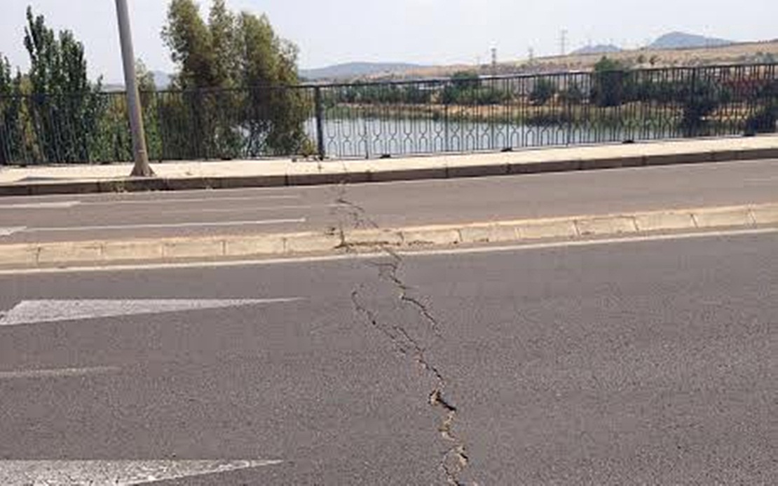 PP: “La falta de mantenimiento provoca grietas en el asfalto del puente&quot;