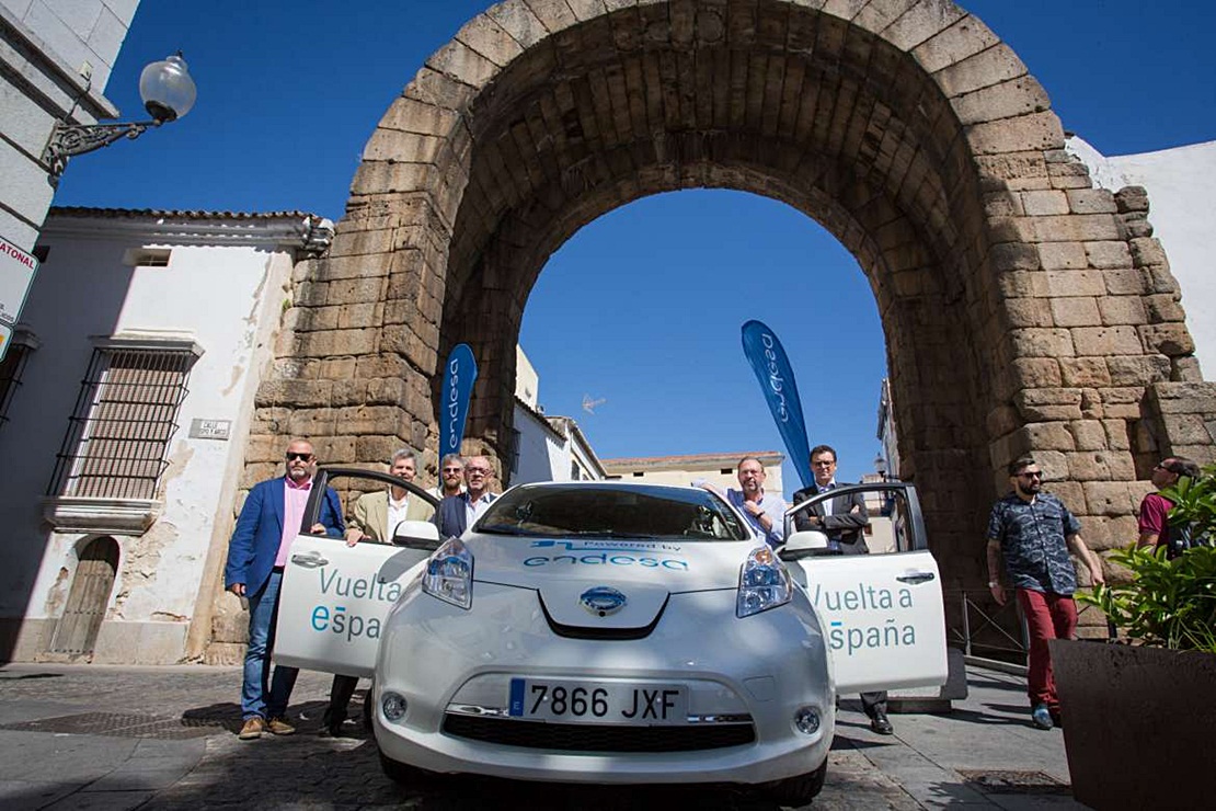 La Junta plantea implantar vehículos eléctricos en los ayuntamientos