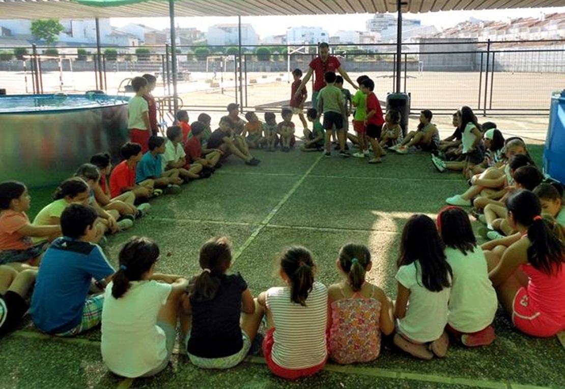 IU Mérida pide el adelanto de los campamentos urbanos de verano