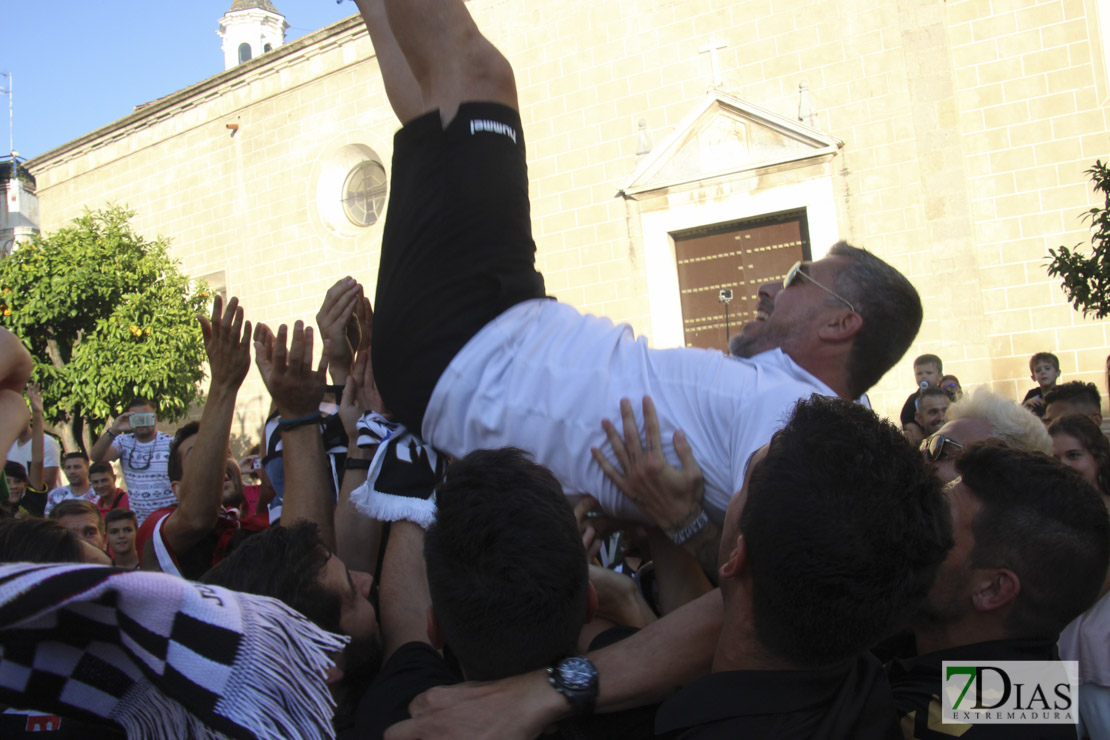 Imágenes del Club Deportivo Badajoz en el Ayuntamiento