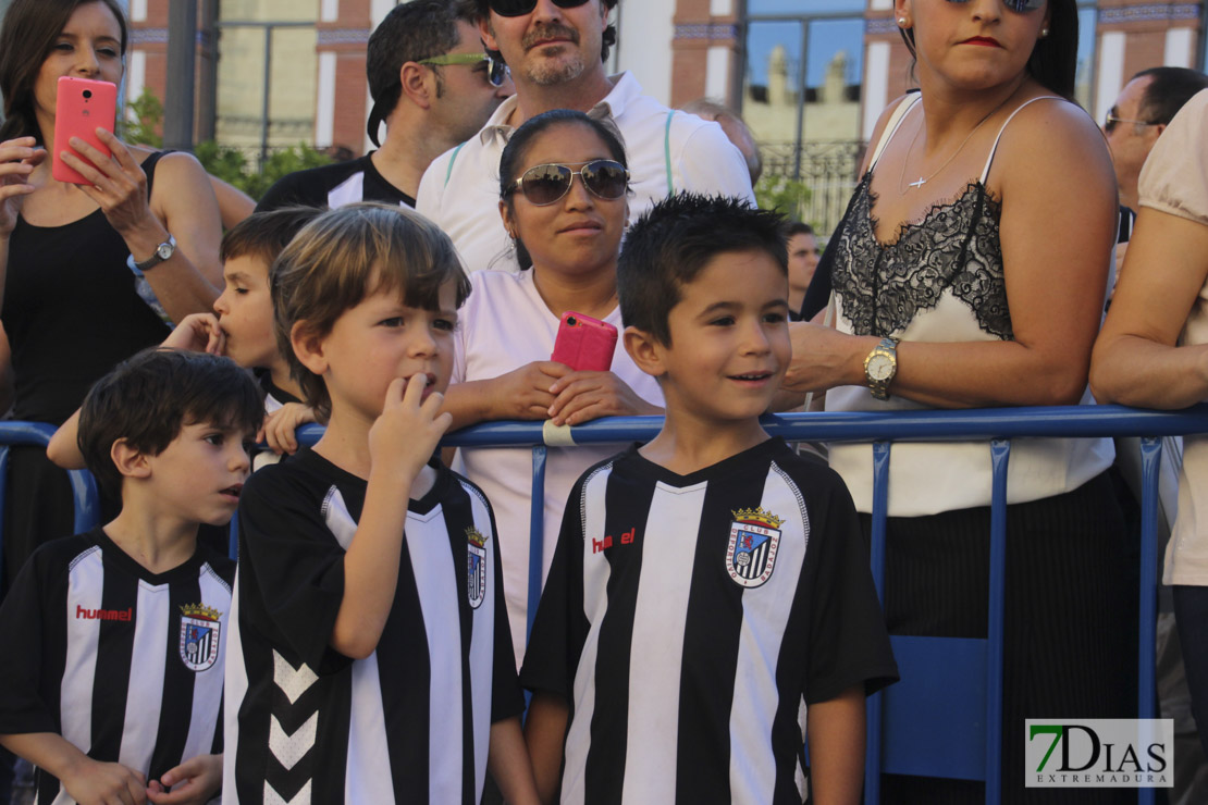 Imágenes del Club Deportivo Badajoz en el Ayuntamiento