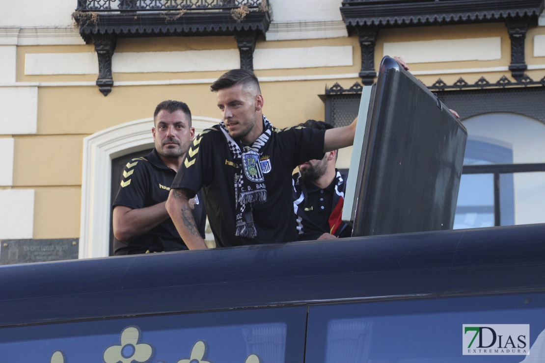 Imágenes del Club Deportivo Badajoz en el Ayuntamiento