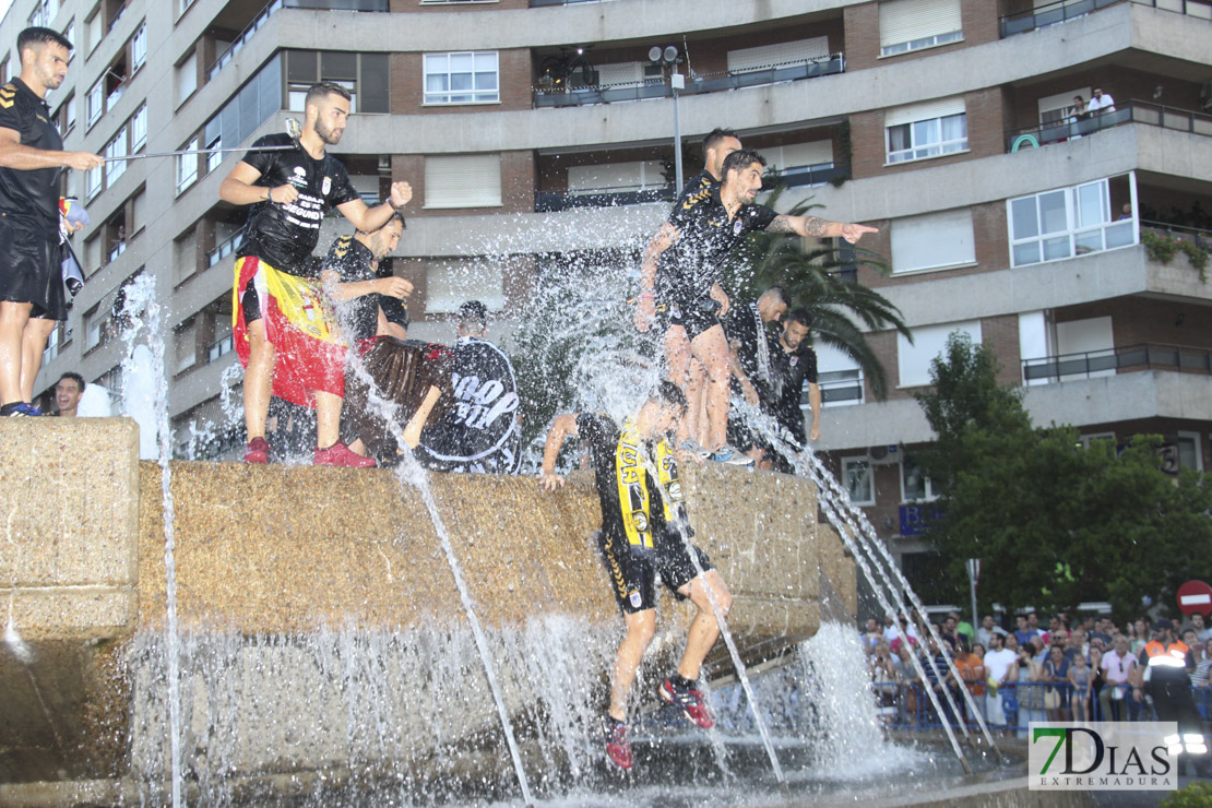 Imágenes del Club Deportivo Badajoz en la fuente