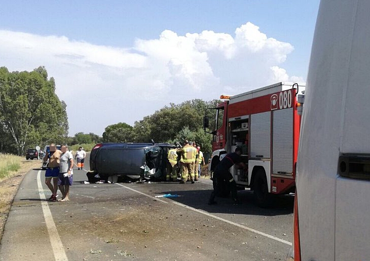 Tres heridos en una salida de vía en Tres Arroyos (Badajoz)