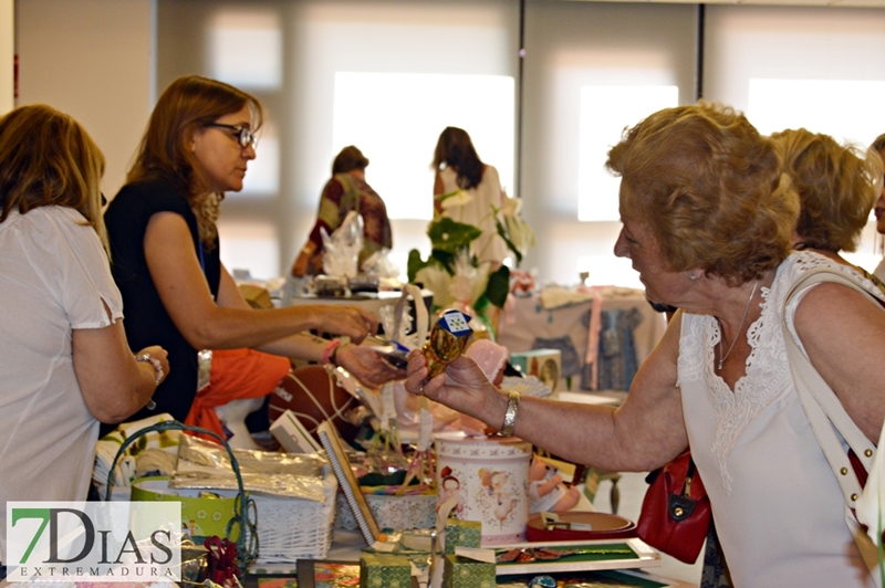 Fragoso inaugura el Mercadillo Solidario de la AECC