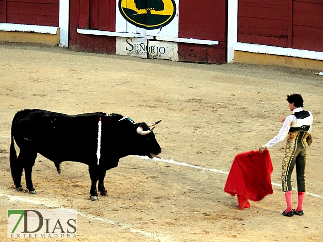 Imágenes de la primera corrida de toros de la Feria de San Juan en Badajoz