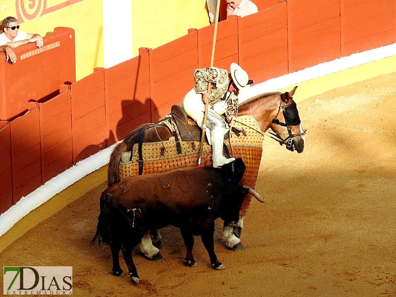 Imágenes de la segunda corrida de toros de la Feria de San Juan en Badajoz