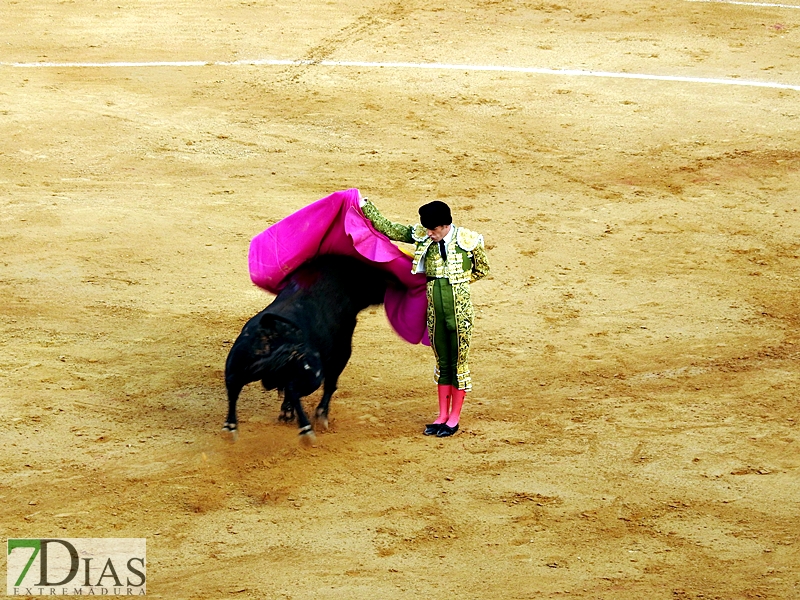 Imágenes de la segunda corrida de toros de la Feria de San Juan en Badajoz