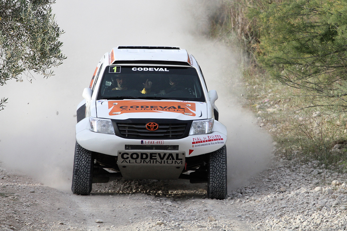 Manuel y Mónica Plaza gana el Rallye Baja Dehesa de Extremadura