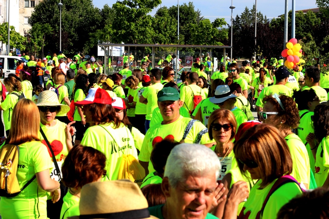 La marea amarilla solidaria inunda las calles de Miajadas