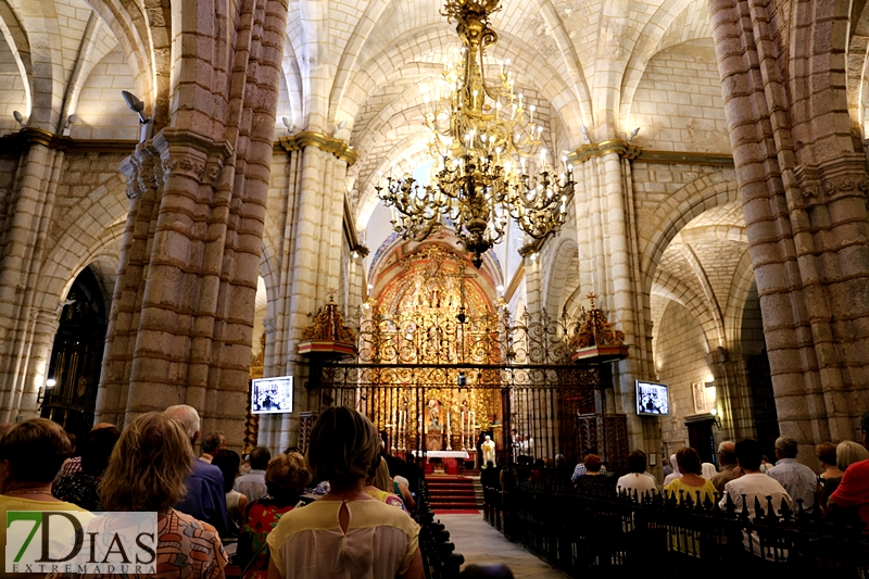 Imágenes de la misa solemne en honor al patrón de Badajoz