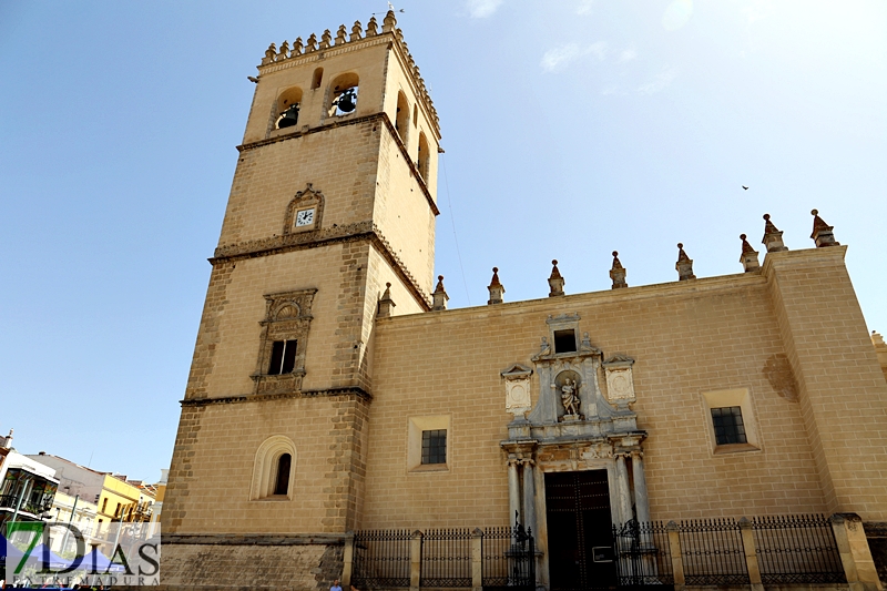 Imágenes de la misa solemne en honor al patrón de Badajoz