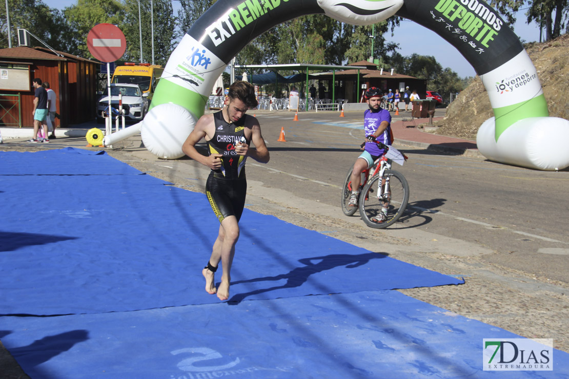 Imágenes del V Triatlón Cross de Orellana la Vieja