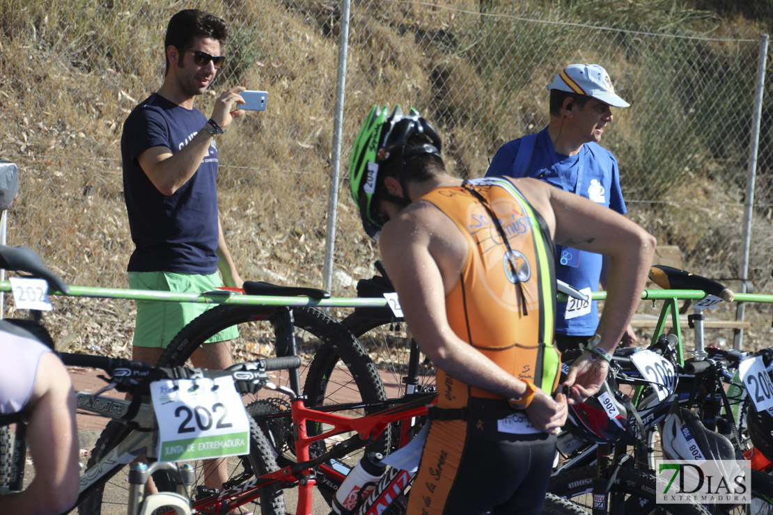 Imágenes del V Triatlón Cross de Orellana la Vieja