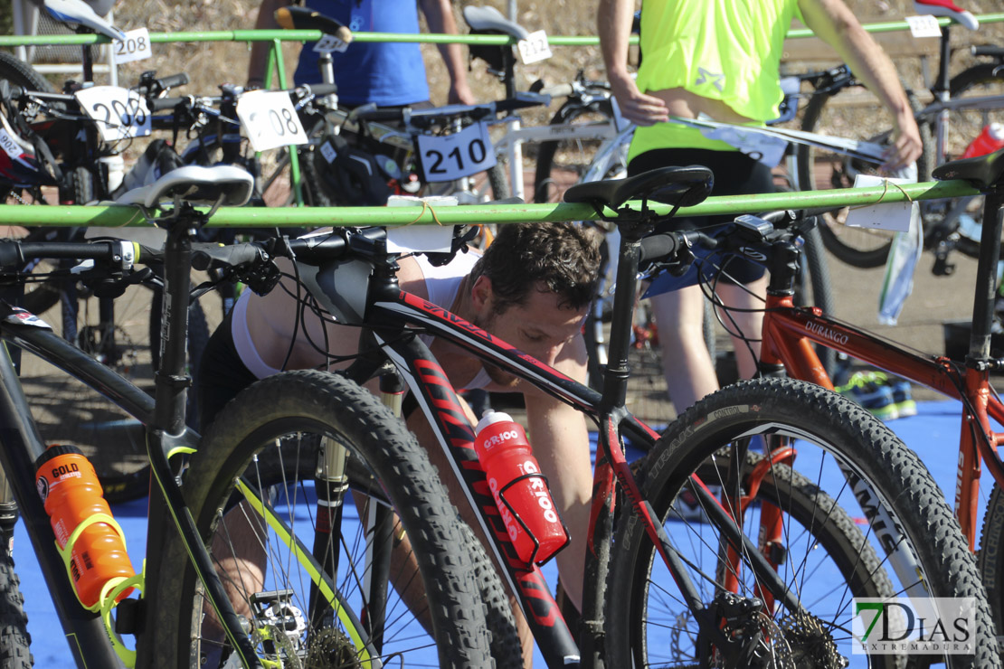 Imágenes del V Triatlón Cross de Orellana la Vieja