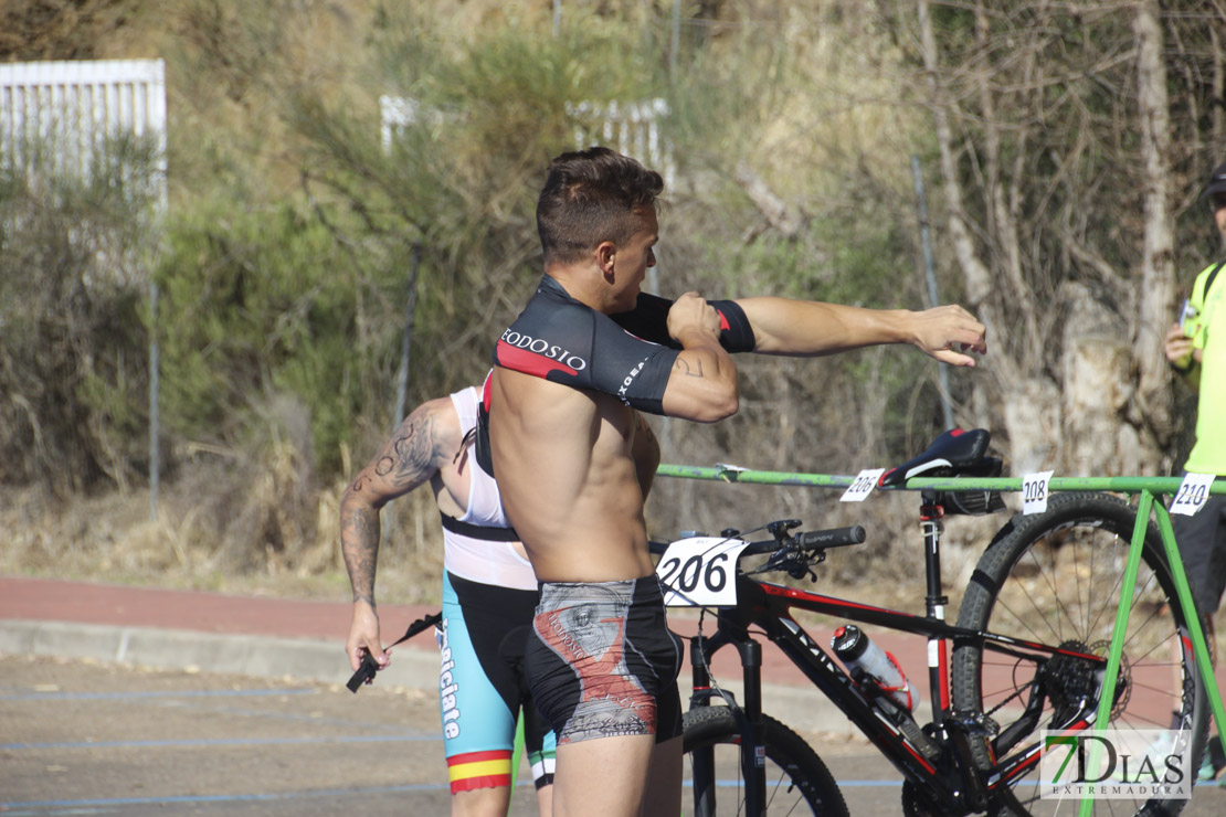 Imágenes del V Triatlón Cross de Orellana la Vieja