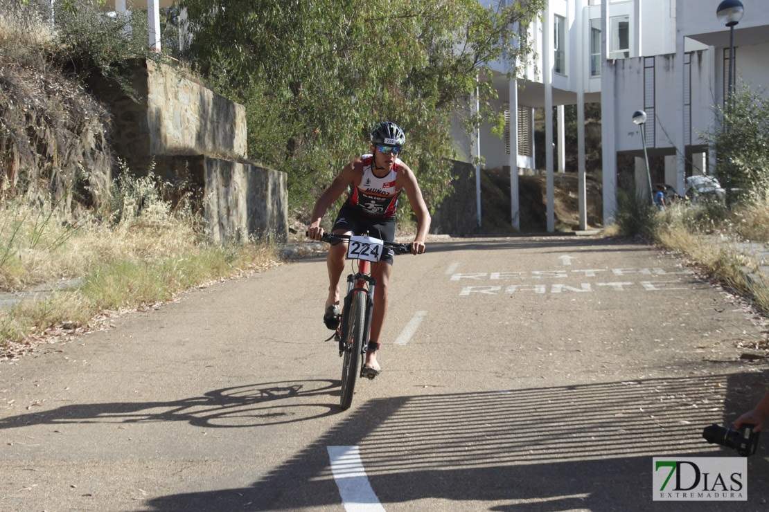 Imágenes del V Triatlón Cross de Orellana la Vieja