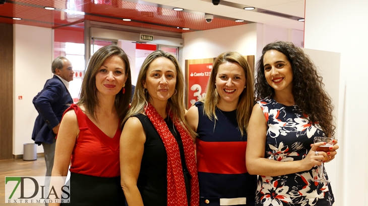 El Santander estrena la nueva imagen de su oficina central