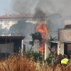 Policía Local y Bomberos evitan que una familia pierda su vivienda