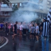 Los pacenses celebran el ascenso en la fuente