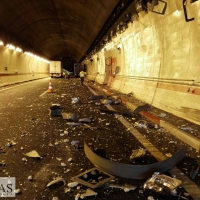 Peligroso accidente en el túnel extremeño de Miravete