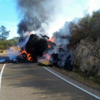 Se incendia un camión cerca de San Vicente de Alcántara