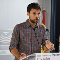 Podemos critica a los parlamentarios extremeños por no apoyar la moción