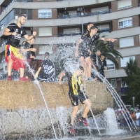 Imágenes de la celebración del Club Deportivo Badajoz en la fuente