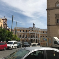 Badajoz Adelante recuerda al PP que no se puede aparcar en Plaza España