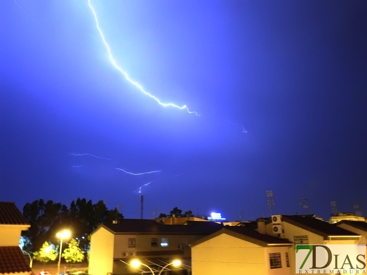 La tormenta dejó ayer desperfectos en Badajoz