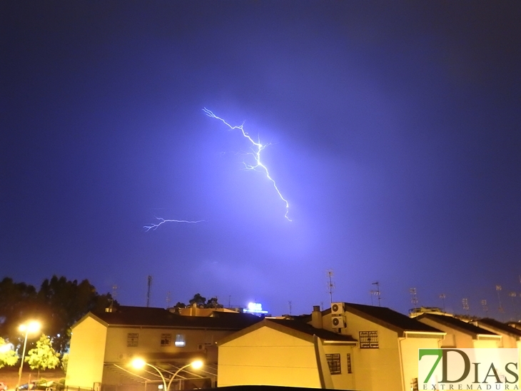 La tormenta dejó ayer desperfectos en Badajoz