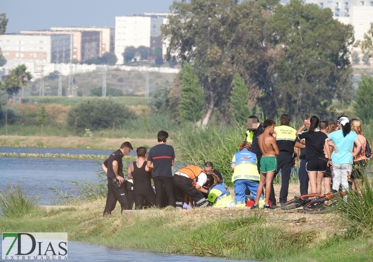 Sanitarios intentan salvar una vida a orillas del Guadiana