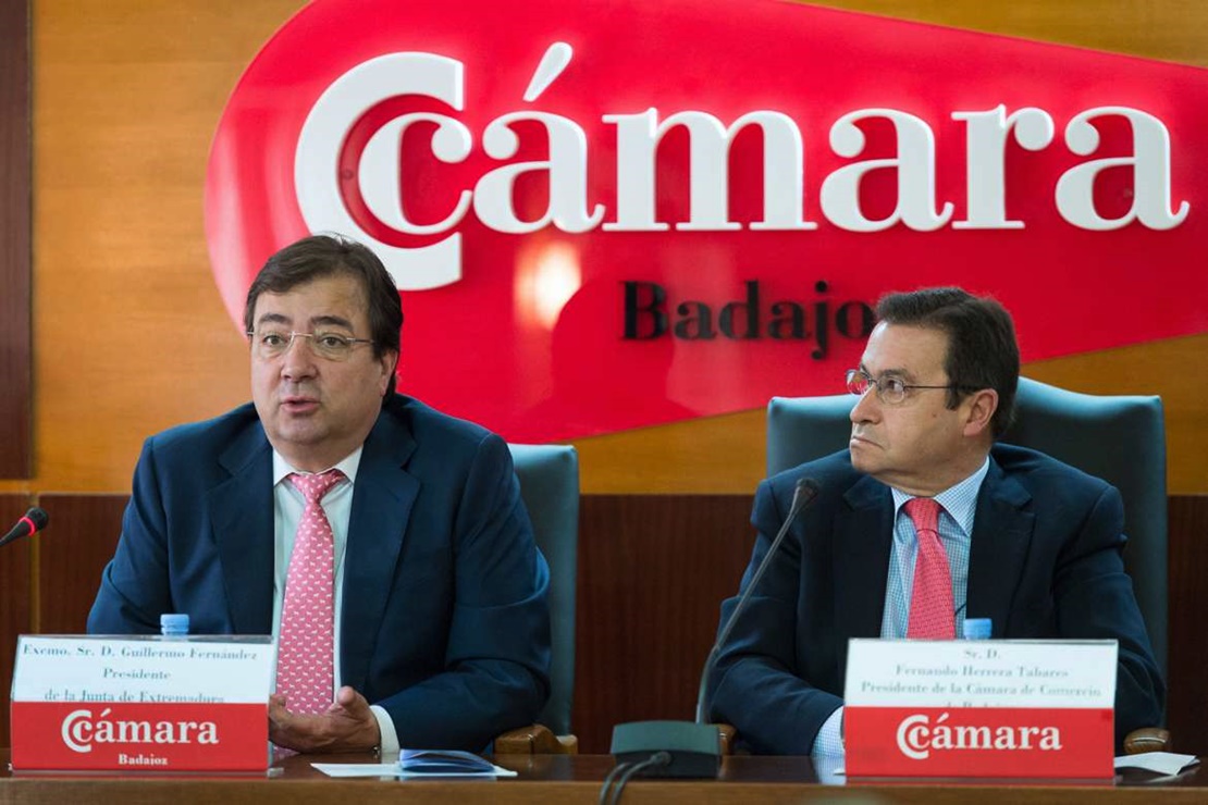 La Junta desestima el recurso contra la sustitución del presidente de la Cámara de Badajoz