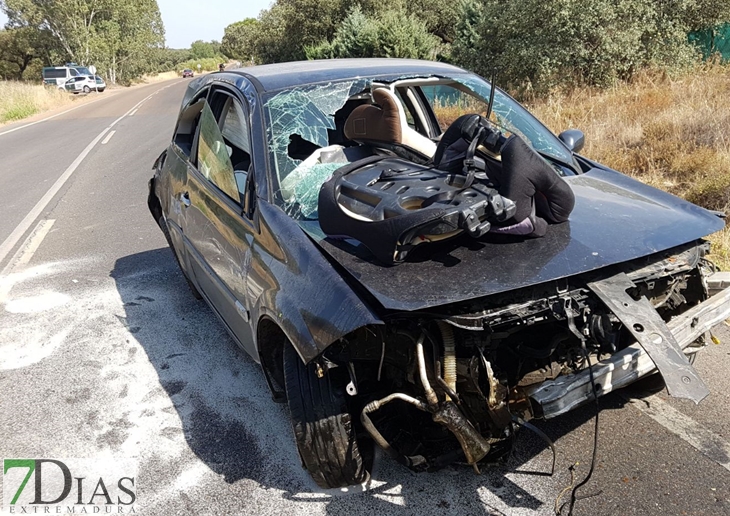 Tres heridos en una salida de vía en Tres Arroyos (Badajoz)