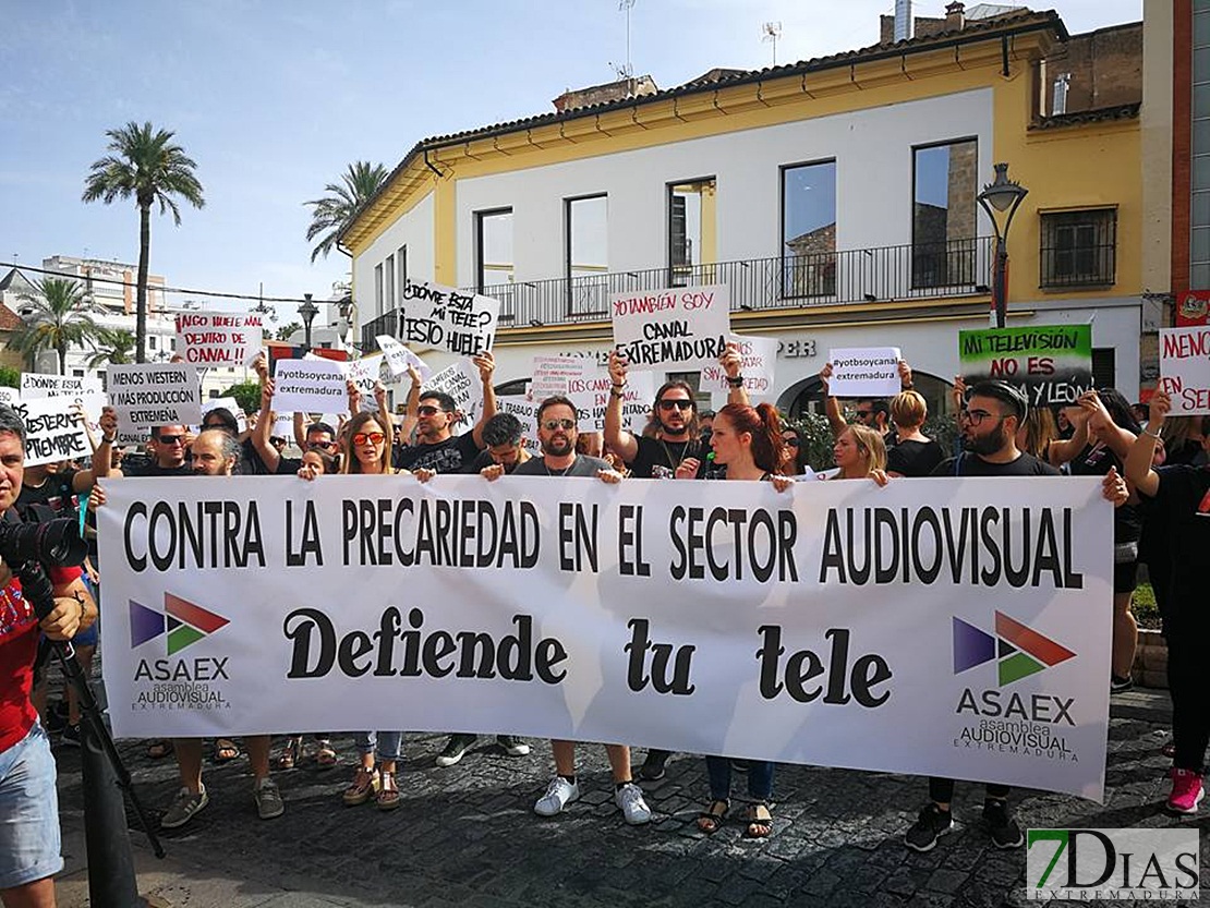 Las promesas incumplidas de Canal Extremadura desatan una manifestación del sector